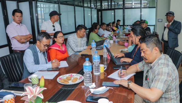 तथ्याङ्कको जाति, भाषा र धर्म सम्बन्धी नतिजाप्रति आदिवासी जनजातिसम्बद्ध सङ्घसंस्थाको आपत्ति